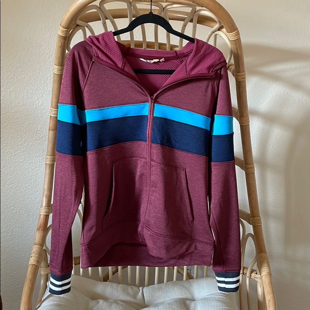 Cotopaxi zip up hoodie